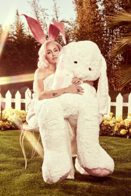 Miley Cyrus pic #1025402