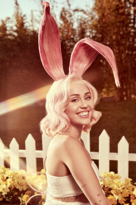 Miley Cyrus pic #1025399