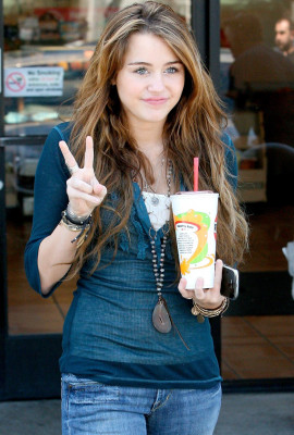 photo 26 in Miley Cyrus gallery [id149621] 2009-04-23 00:00:00