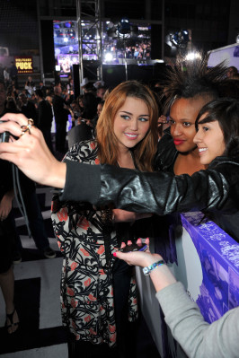 photo 3 in Miley Cyrus gallery [id409878] 2011-10-06 00:00:00