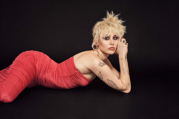 photo 19 in Miley Cyrus gallery [id1276010] 2021-10-19 00:00:00