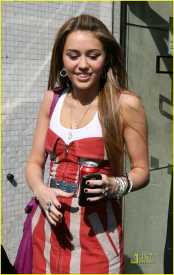 photo 5 in Miley Cyrus gallery [id151208] 2009-04-29 00:00:00