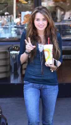 photo 7 in Miley Cyrus gallery [id149108] 2009-04-21 00:00:00