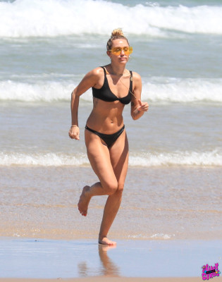 Miley Cyrus pic #998812