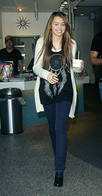 photo 4 in Miley gallery [id134169] 2009-02-18 00:00:00