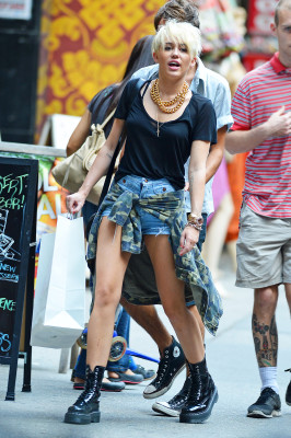 Miley Cyrus pic #525874