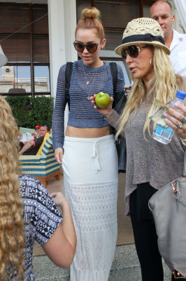 photo 20 in Miley Cyrus gallery [id490532] 2012-05-21 00:00:00