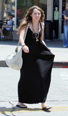 photo 22 in Miley gallery [id158921] 2009-06-01 00:00:00