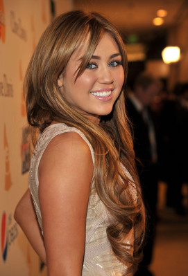 photo 6 in Miley Cyrus gallery [id430634] 2011-12-19 00:00:00