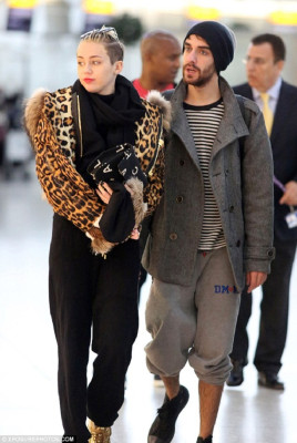 photo 9 in Miley gallery [id649405] 2013-11-27 00:00:00