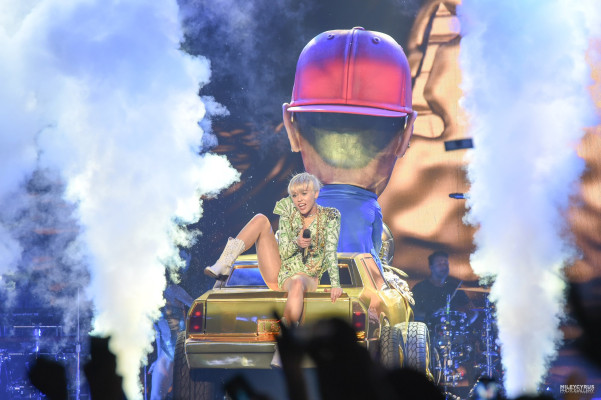 Miley Cyrus pic #706596