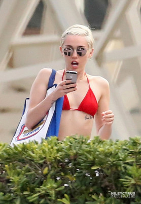 Miley Cyrus pic #711671