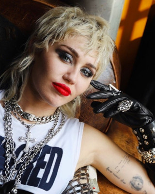 photo 9 in Miley Cyrus gallery [id1287573] 2021-12-16 00:00:00