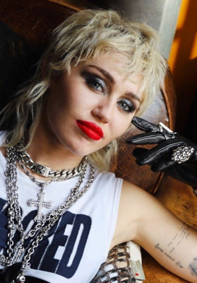 Miley Cyrus pic #1286618