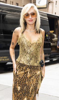 photo 5 in Miley gallery [id1303735] 2022-07-01 00:00:00