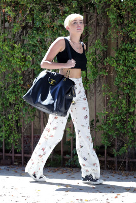 photo 13 in Miley gallery [id532897] 2012-09-18 00:00:00