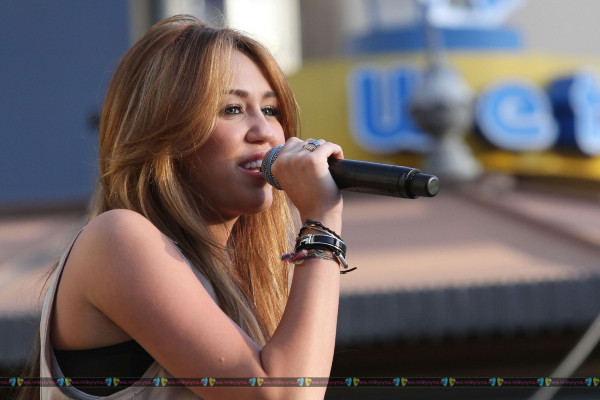 Miley Cyrus pic #405534