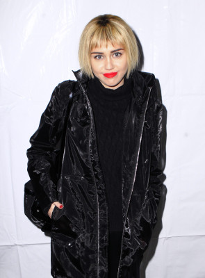 photo 8 in Miley gallery [id653176] 2013-12-16 00:00:00