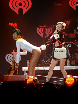 Miley Cyrus pic #653342