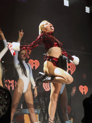 Miley Cyrus pic #653321