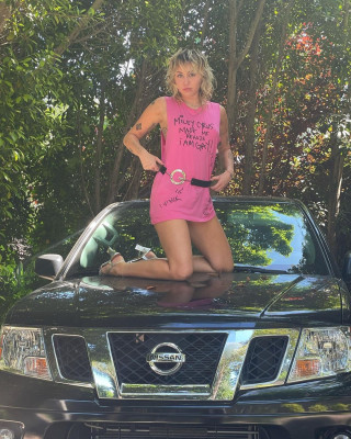 Miley Cyrus pic #1263417