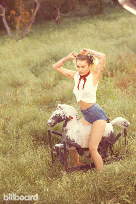 Miley Cyrus pic #931761