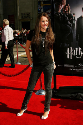 photo 8 in Miley Cyrus gallery [id233669] 2010-02-08 00:00:00
