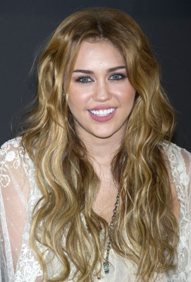 photo 28 in Miley Cyrus gallery [id303395] 2010-11-12 00:00:00
