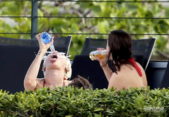 Miley Cyrus pic #711672