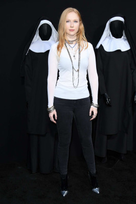 photo 15 in Molly C. Quinn gallery [id1285119] 2021-12-05 00:00:00