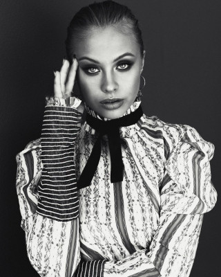 Olivia Deeble pic #1205690