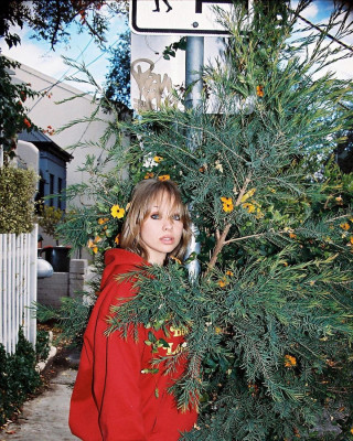 Olivia Deeble pic #1219600