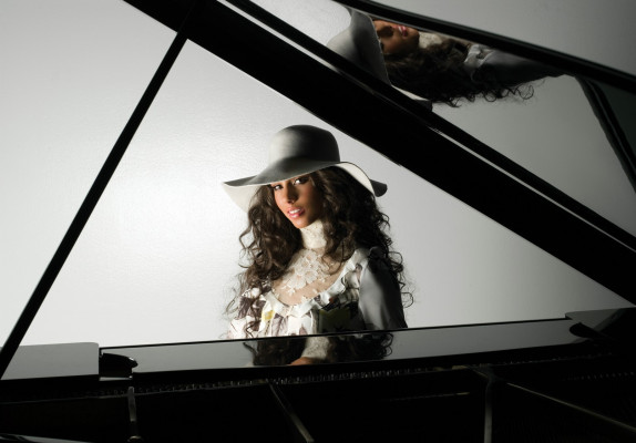 photo 4 in Alicia Keys gallery [id88071] 2008-05-18 00:00:00