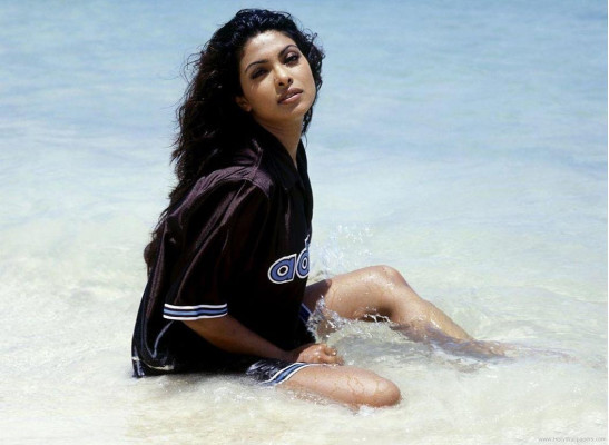 photo 24 in Priyanka Chopra gallery [id437691] 2012-01-25 00:00:00