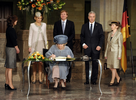 Queen Maxima of Netherlands pic #602355
