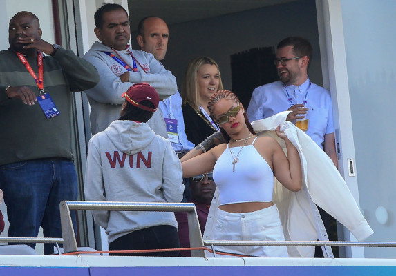 Rihanna pic #1152186