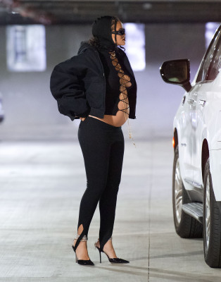 photo 25 in Rihanna gallery [id1296934] 2022-02-11 00:00:00
