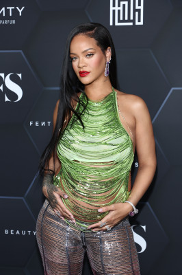 photo 16 in Rihanna gallery [id1297645] 2022-02-21 00:00:00