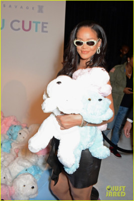 Rihanna pic #1044829