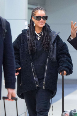 photo 29 in Rihanna gallery [id1200057] 2020-01-24 00:00:00