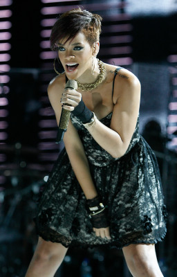 photo 24 in Rihanna gallery [id104466] 2008-07-16 00:00:00