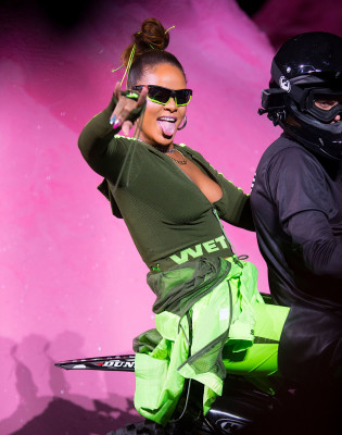 Rihanna pic #962661