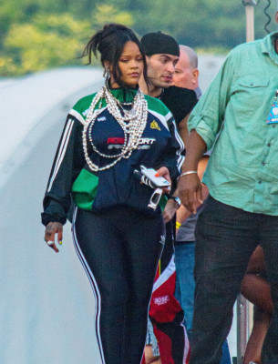 photo 18 in Rihanna gallery [id1317547] 2022-12-16 00:00:00
