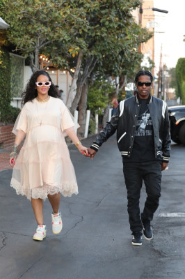 photo 15 in Rihanna gallery [id1303767] 2022-07-01 00:00:00