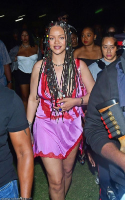 photo 19 in Rihanna gallery [id1323887] 2023-03-17 00:00:00
