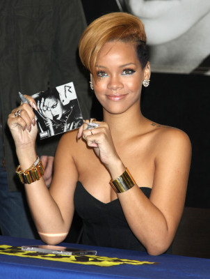 Rihanna pic #409421