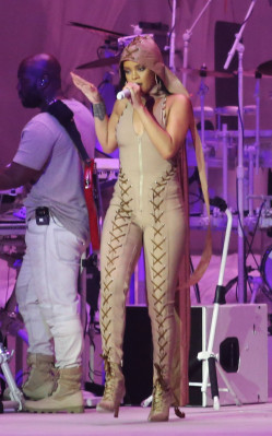 Rihanna pic #848659