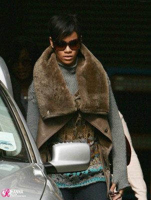 Rihanna pic #130003