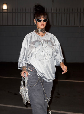 photo 7 in Rihanna gallery [id1317176] 2022-12-12 00:00:00