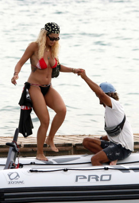 photo 6 in Rita Ora gallery [id1167207] 2019-08-14 00:00:00